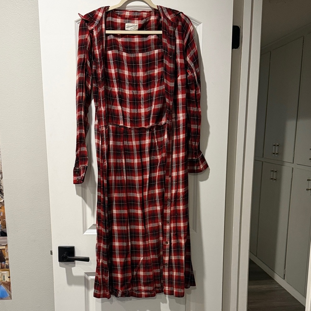 Universal Thread Red and Black Plaid Long Sleeve Dress